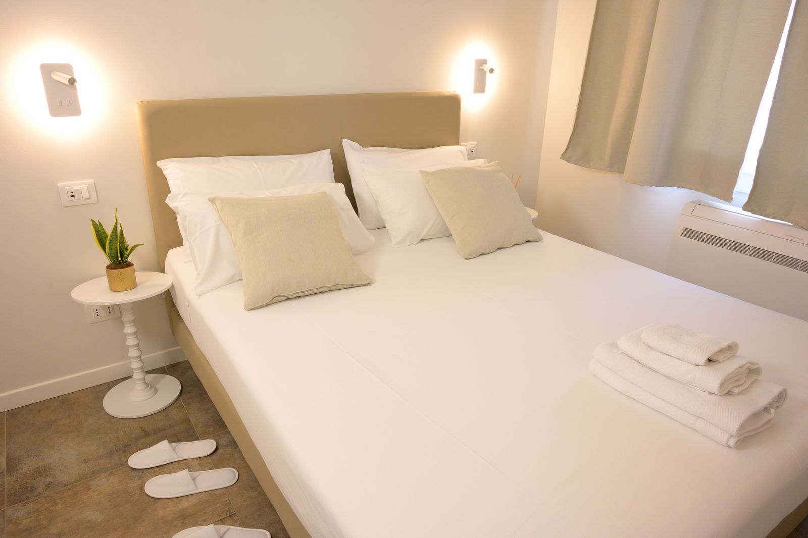 Camera con letto matrimoniale